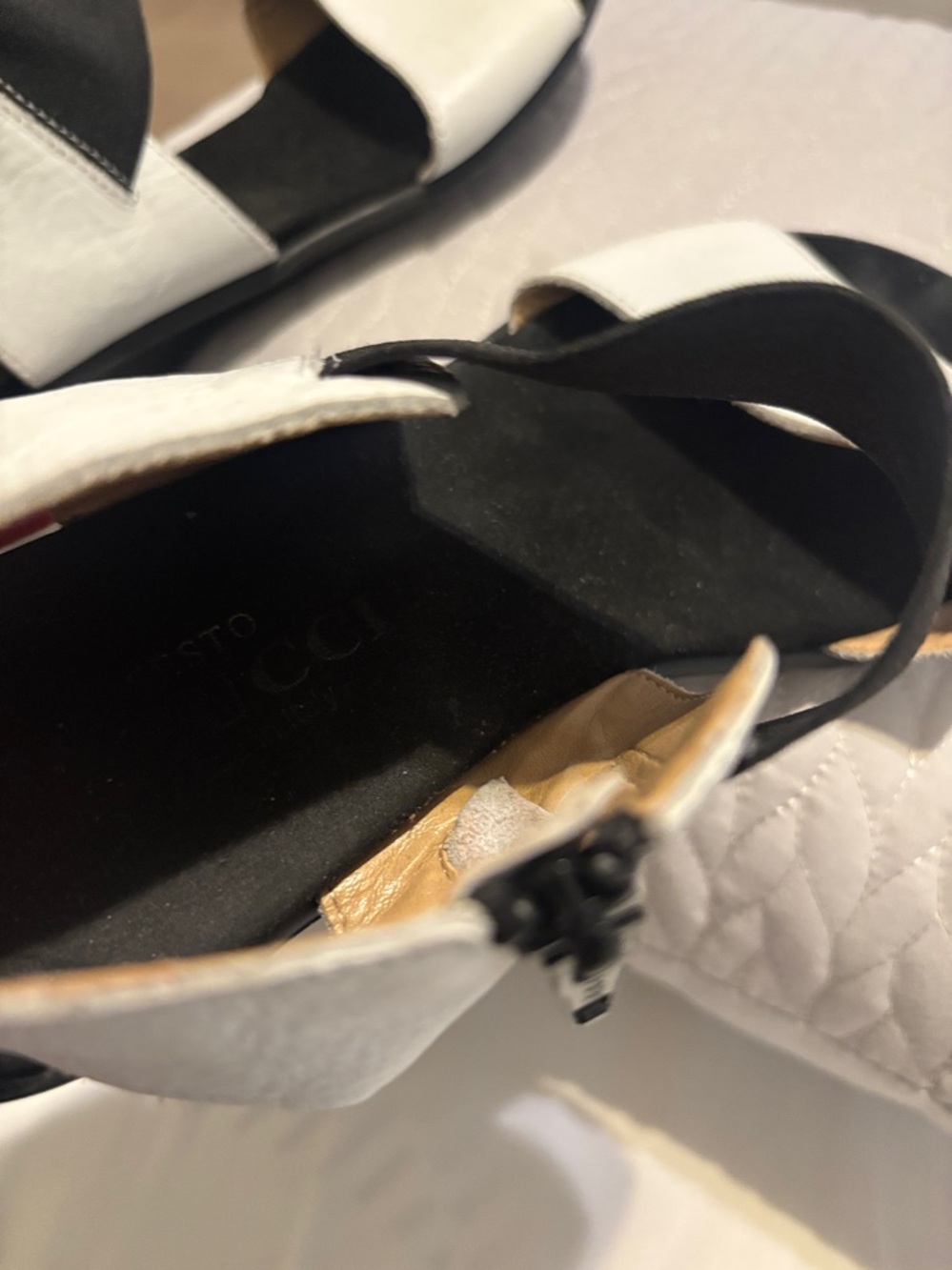 Women's Gucci White and Black Comfort Sandals - Picture 3 of 6